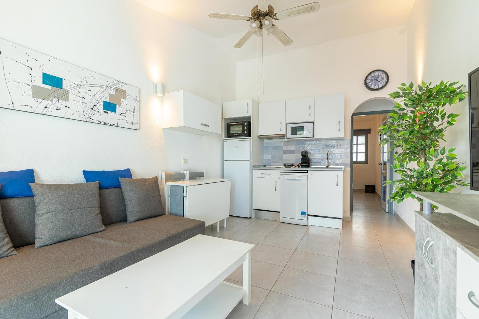 Andrea's Bungalow, Garden, Barbecue And Pool!